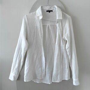 Women’s White Long-Sleeve Button-Up Shirt
